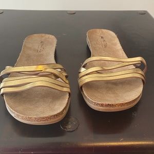 Kenneth Cole Reaction Gold Sandals 9M